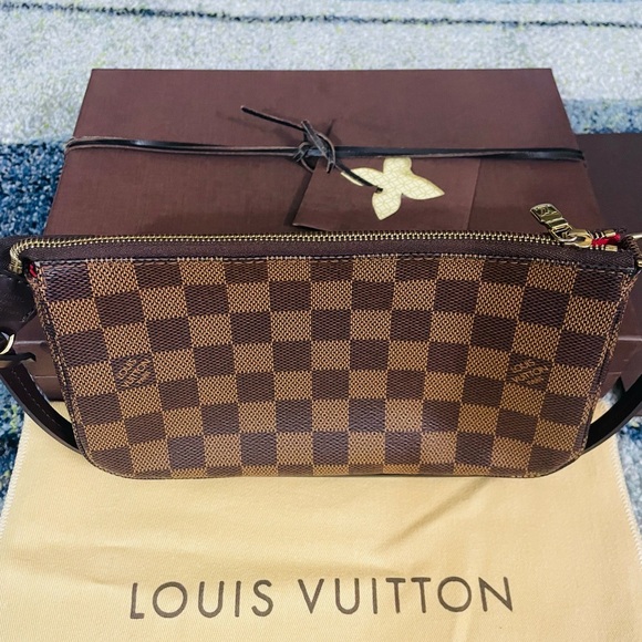 Louis Vuitton Damien Ebene Pochette Accessories NM - Picture 1 of 11